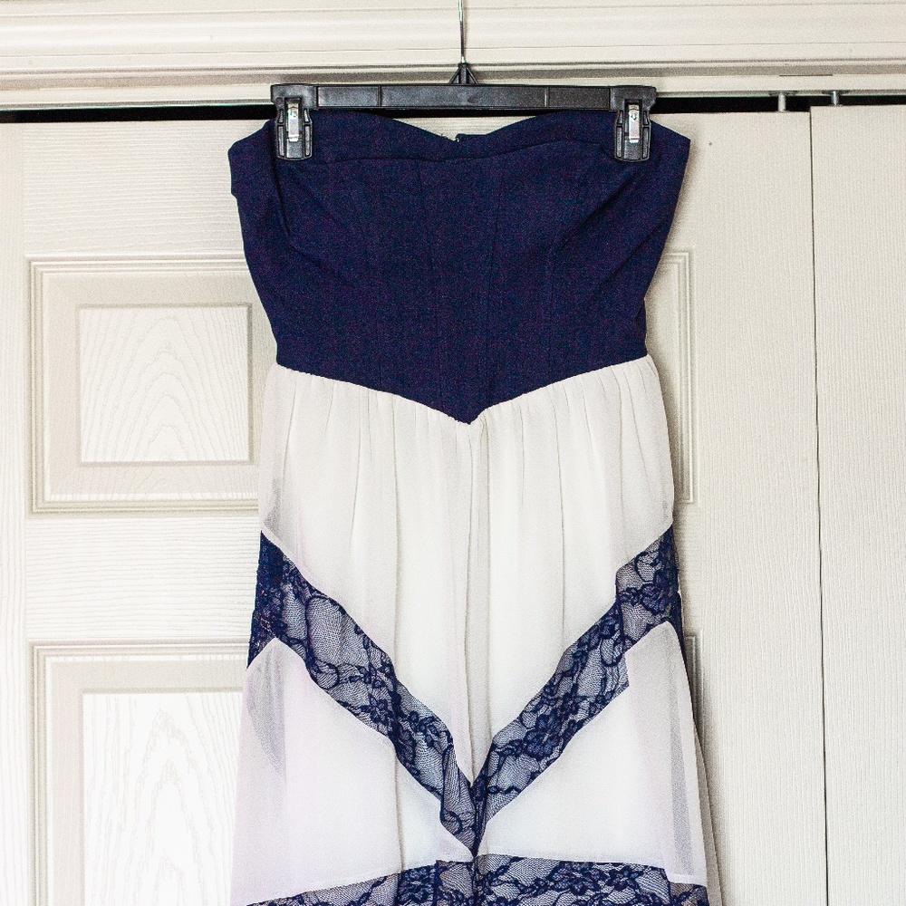 Xtraordinary | White and Blue Sweetheart Strapless Lace Dress